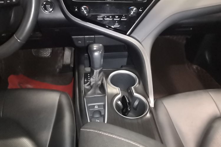 丰田 凯美瑞 2021款 2.0G 豪华版中控内饰18