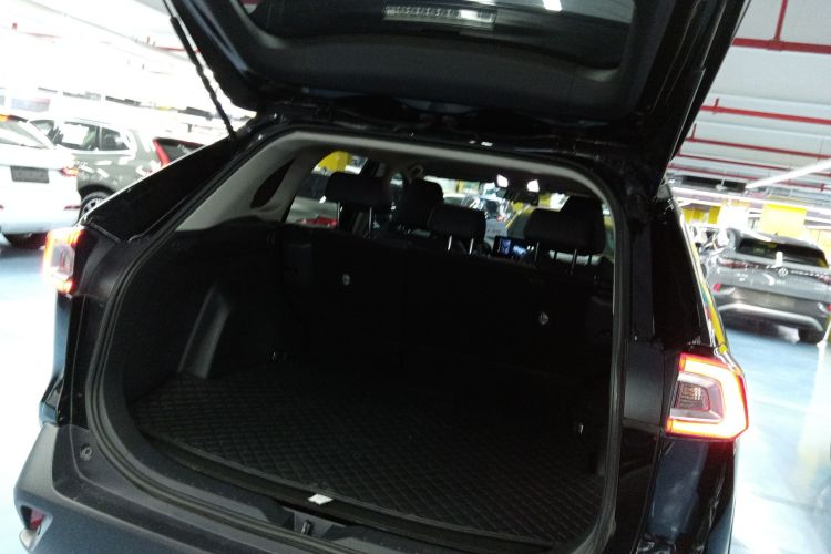 丰田 威兰达 2023款 2.0L CVT两驱领先版机舱底盘23