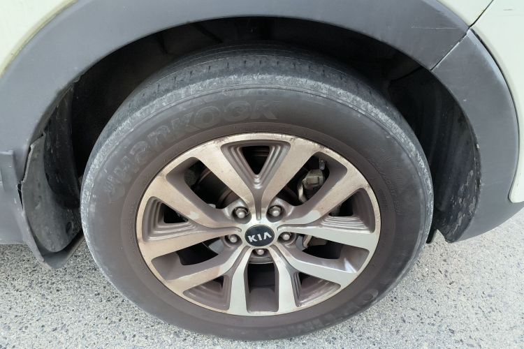 起亚 智跑 2015款 2.0L 自动两驱版GLS车身外观10