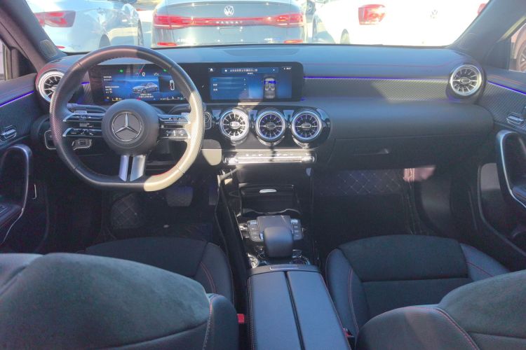 奔驰A级 2024款 A 200 L 时尚型中控内饰12