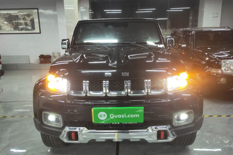 北京BJ40 2020款 2.0T 自动四驱城市猎人版至尊型车身外观2