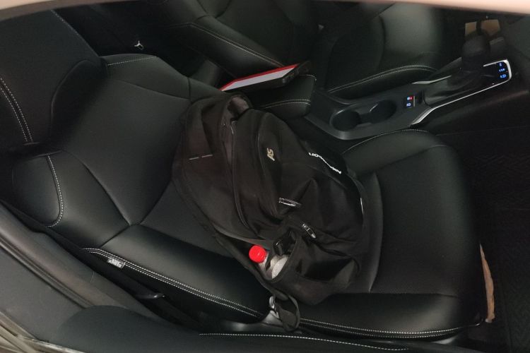 丰田 卡罗拉 2019款 1.2T S-CVT GL先锋版局部细节41