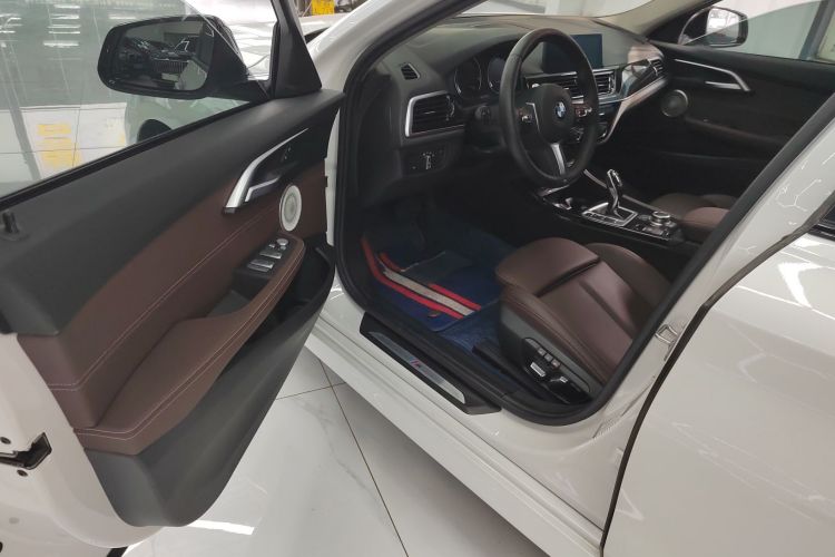 宝马1系 2021款 120i M运动曜夜版中控内饰20