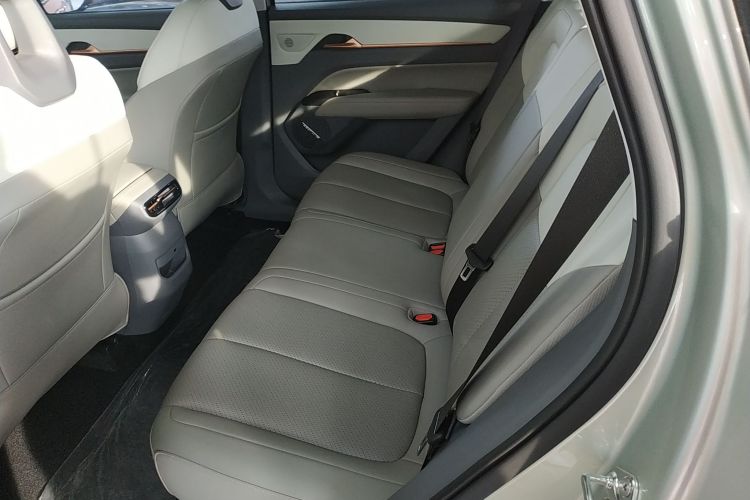 奔腾 悦意03 2025款 565km 臻享版中控内饰21