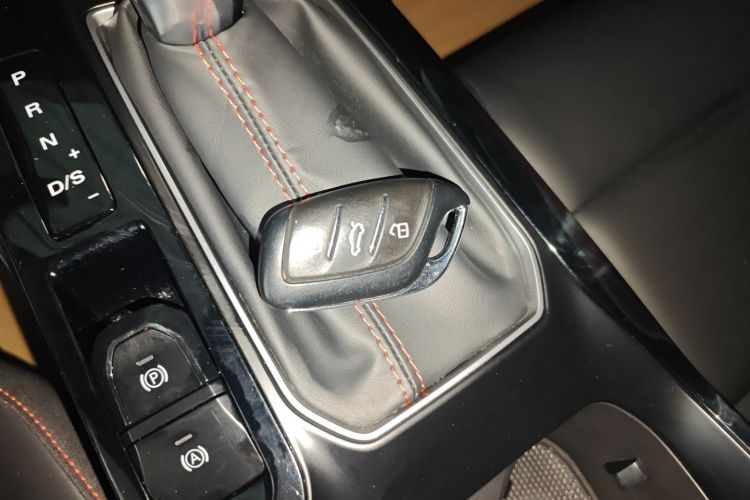 名爵 MG5 2023款 180DVVT CVT豪华版中控内饰11