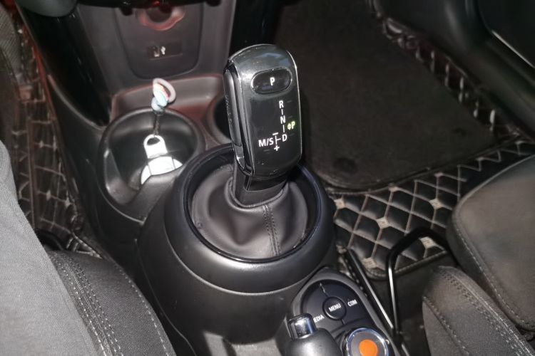 MINI 2018款 1.5T COOPER 经典派中控内饰18