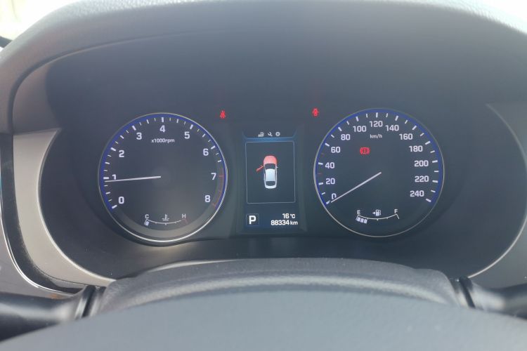 现代 名图 2014款 1.8L 自动尊贵型DLX中控内饰14