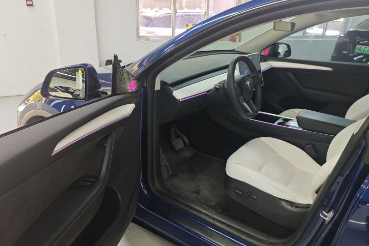 特斯拉 Model Y 2021款 长续航全轮驱动版中控内饰7003