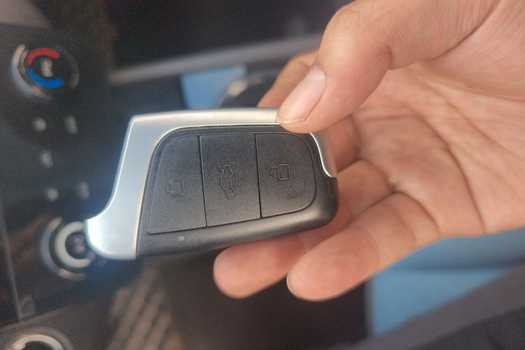 奇瑞 小蚂蚁 2023款 301km 挚爱版 磷酸铁锂中控内饰7001