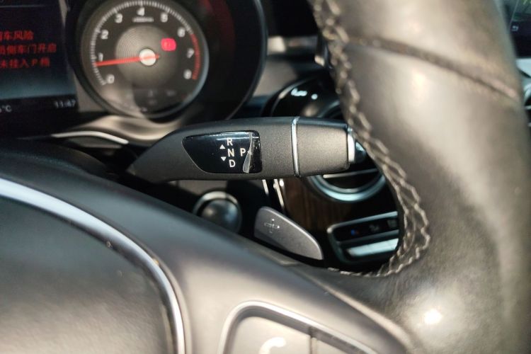 奔驰GLC 2019款 改款 GLC 260 L 4MATIC 豪华型局部细节18