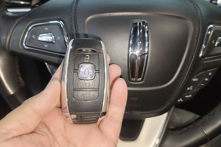 林肯MKZ 2019款 2.0T 尊享版 国VI中控内饰7001