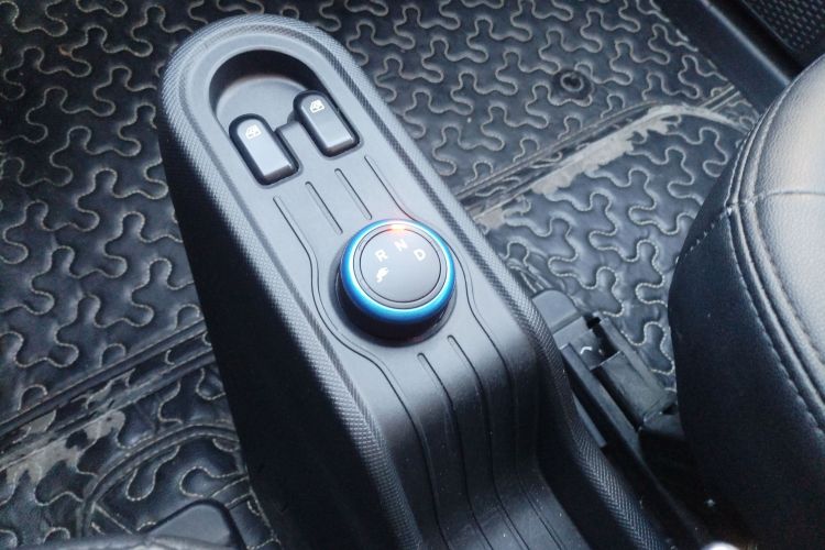 五菱汽车 宏光MINIEV 2020款 自在款 三元锂中控内饰18