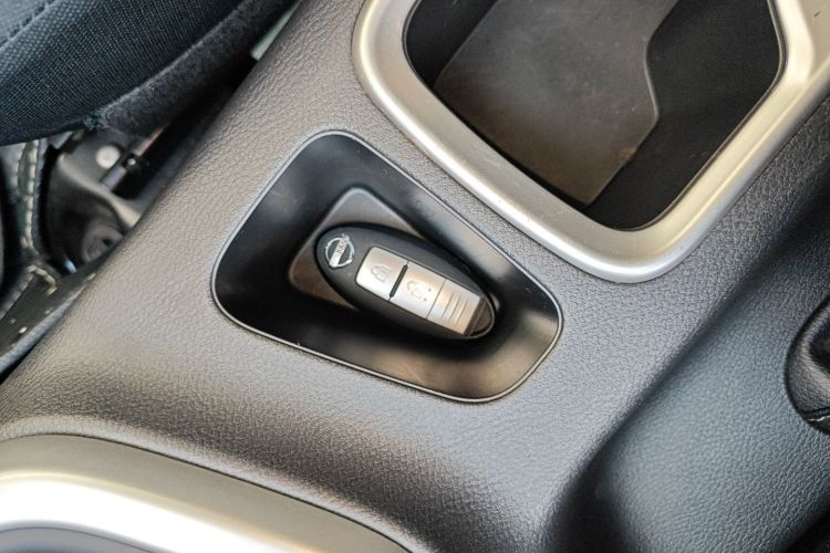 日产 纳瓦拉 2021款 2.5L 改款 手动两驱舒适型QR25中控内饰7001