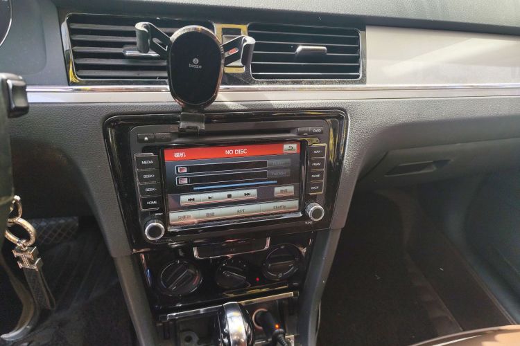 大众 宝来 2014款 1.6L 自动时尚型中控内饰16