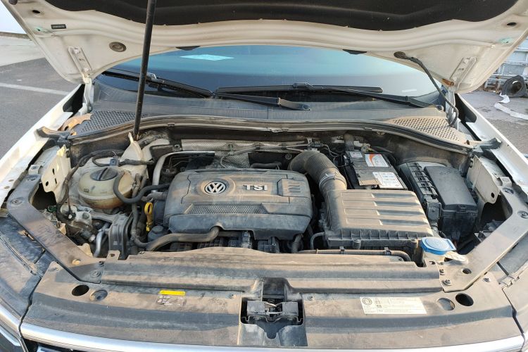 大众 途观L 2017款 380TSI 自动四驱旗舰版机舱底盘24