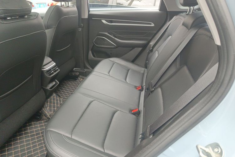 吉利汽车 帝豪 2023款 第4代冠军版 1.5L CVT尊贵型中控内饰7004