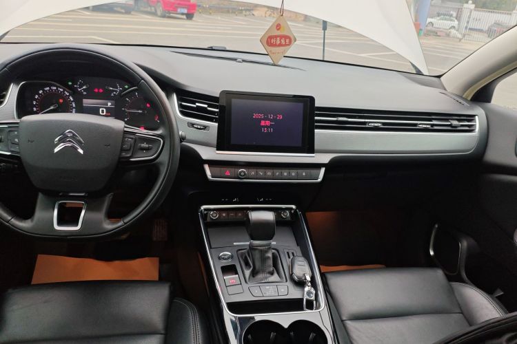 雪铁龙C5 2017款 350THP 自动豪华型中控内饰16