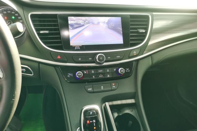 别克 君越 2019款 28T 豪华型中控内饰16