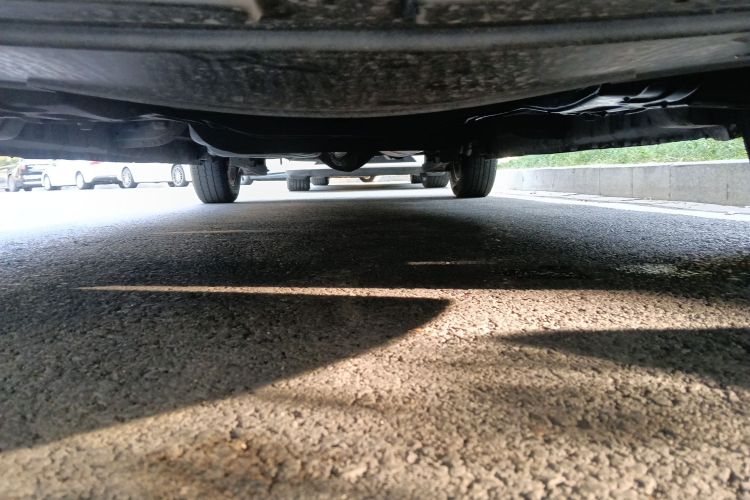 上汽大通MAXUS 大通G10 2014款 2.0T 自动精英版局部细节9008