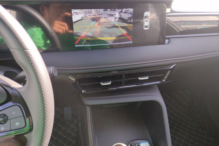 荣威i5 2023款 1.5L 手动舒享版中控内饰16