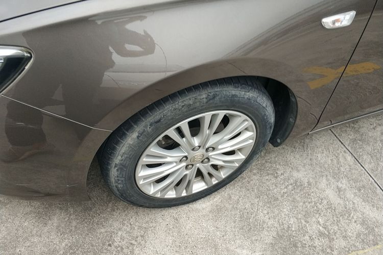 别克 英朗 2017款 15N 自动精英型车身外观35