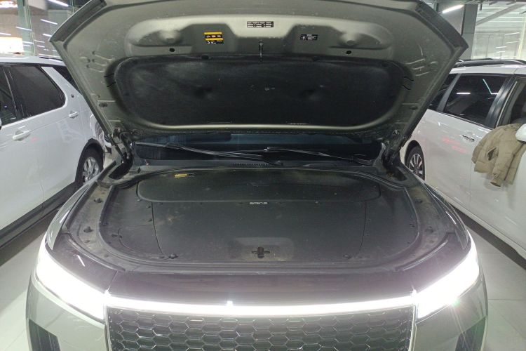 理想汽车 理想ONE 2021款 增程6座版机舱底盘24