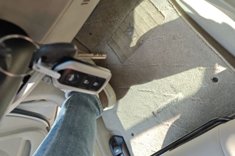 丰田 凯美瑞 2013款 200E 经典精英版中控内饰11