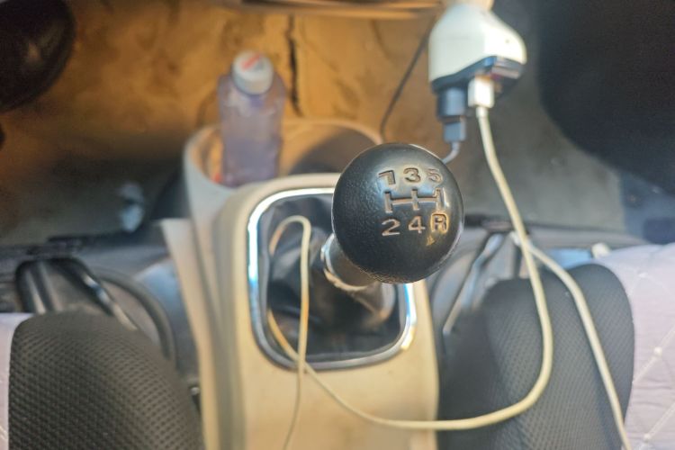 长安凯程 长安睿行M80 2014款 1.5L基本型（四座）4G15S中控内饰18