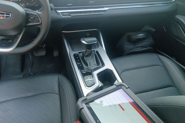 吉利汽车 帝豪 2023款 第4代冠军版 1.5L CVT尊贵型局部细节18