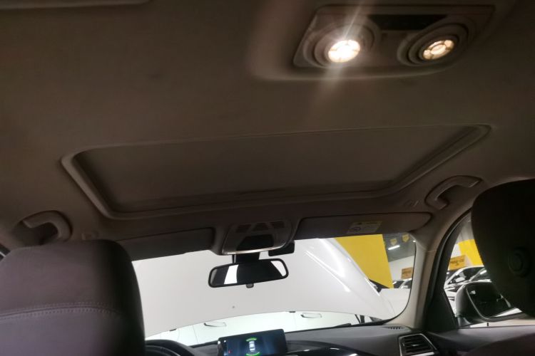 宝马3系 2019款 320Li 时尚型中控内饰22