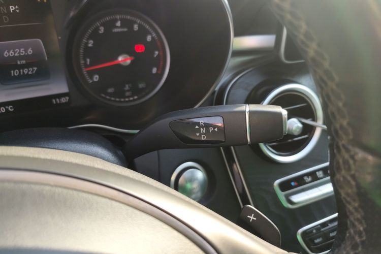 奔驰C级 2018款 C 180 L 时尚型运动版局部细节18