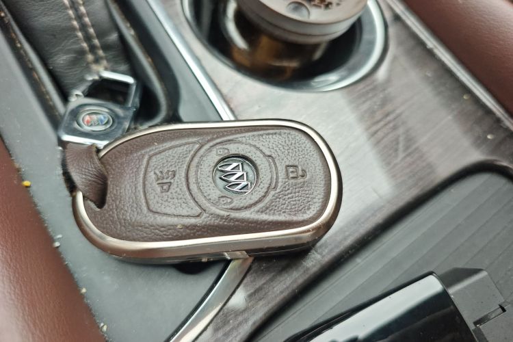 别克 昂科威 2016款 20T 两驱精英型中控内饰7001