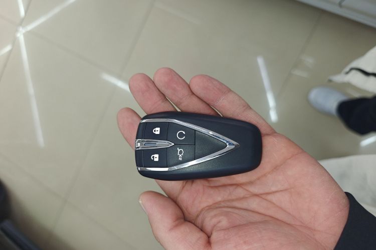 长安 逸动 2025款 蓝鲸 1.5T 500Bar旗舰型中控内饰7001