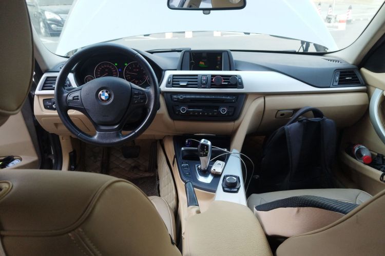 宝马3系 2014款 320Li 时尚型中控内饰7002