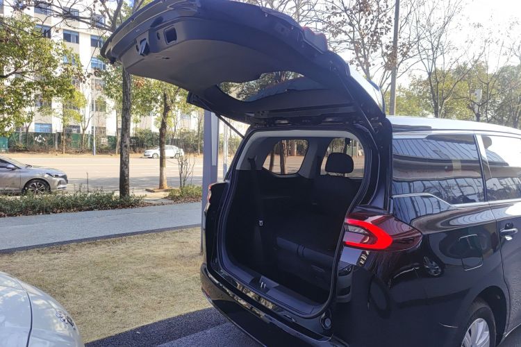 广汽传祺 传祺M6 2023款 PRO 270T DCT精英版机舱底盘23