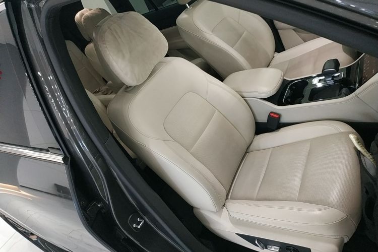 理想汽车 理想ONE 2021款 增程6座版局部细节41