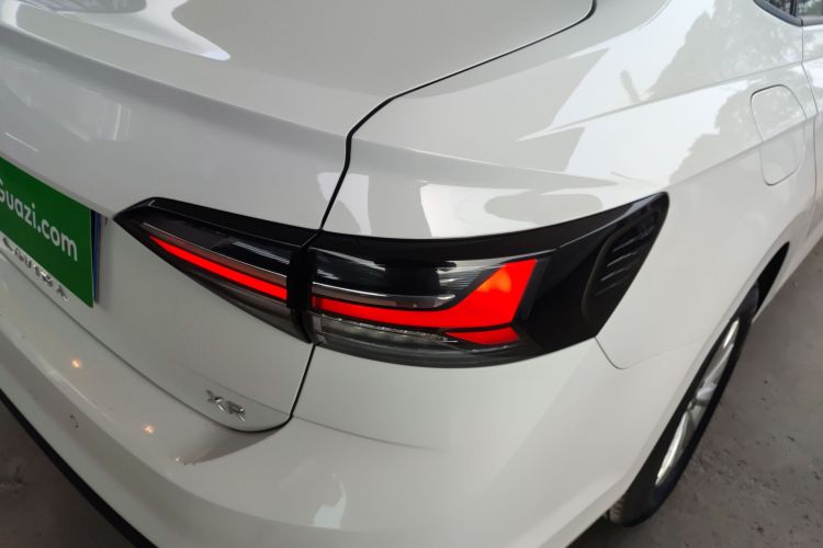 大众 朗逸 2023款 新锐 1.5L 自动新逸版车身外观9