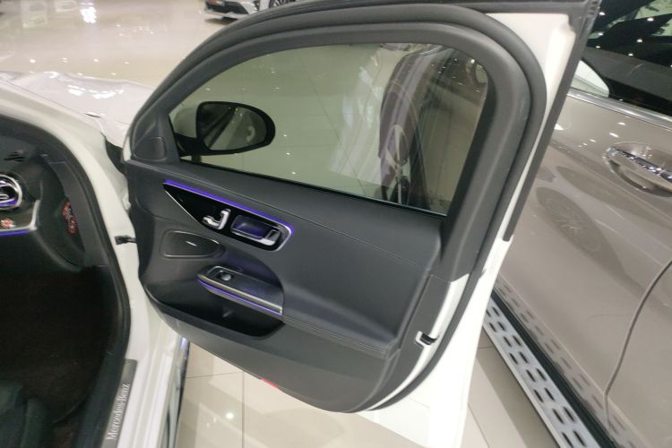 奔驰C级 2022款 C 260 L 运动版中控内饰42