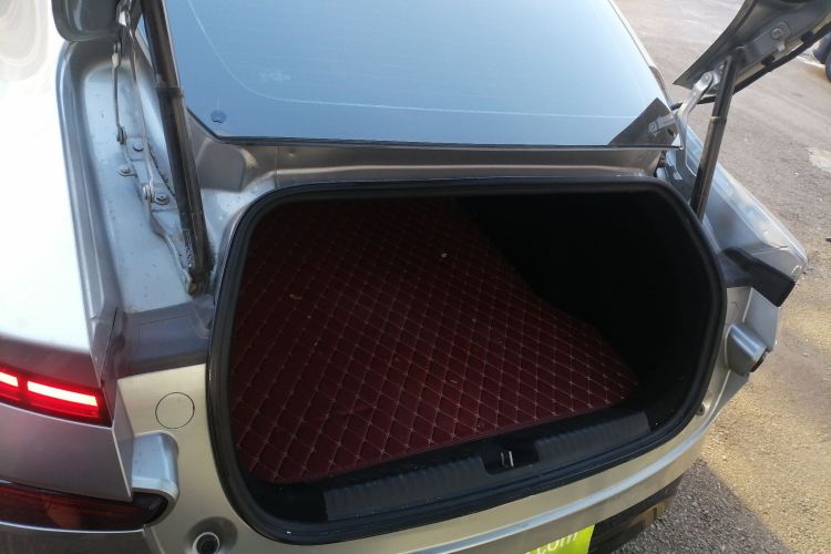 小鹏P7 2022款 586G机舱底盘23