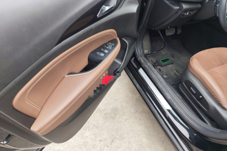 别克 君威 2023款 552T 智享型中控内饰20