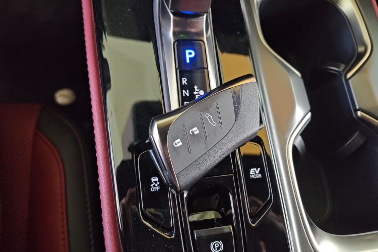 雷克萨斯NX 2025款 350h JOY中控内饰11