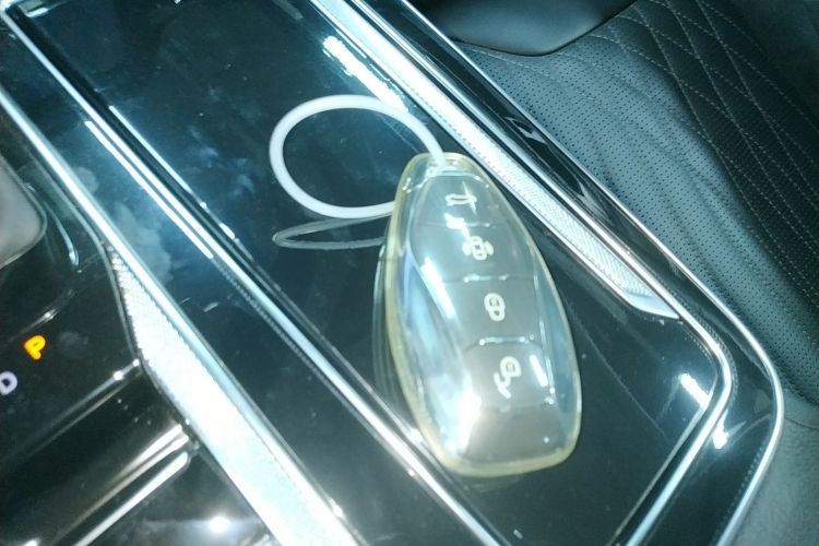 红旗HS5 2023款 2.0T 旗享Pro版中控内饰11