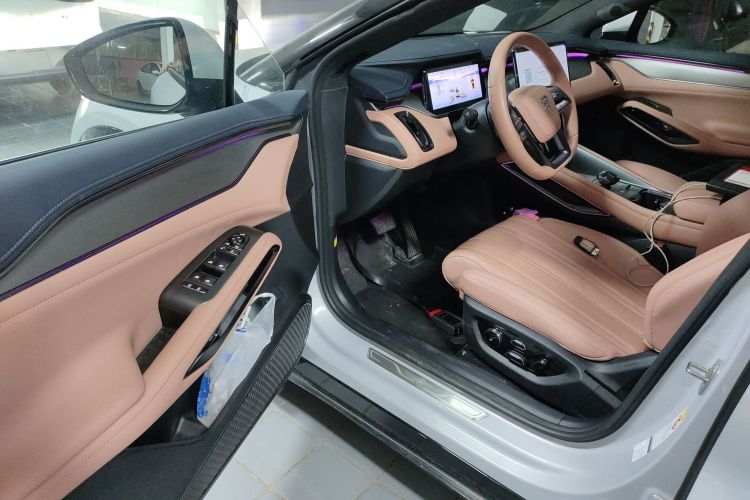 比亚迪 宋L EV 2025款 662km 卓越智驾型中控内饰7003