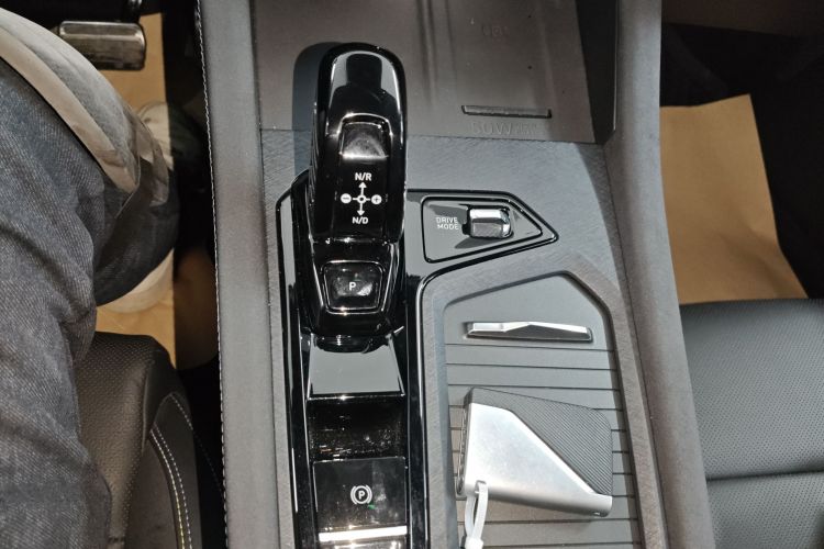 领克03 2025款 2.0TD DCT冠军版Pro局部细节18