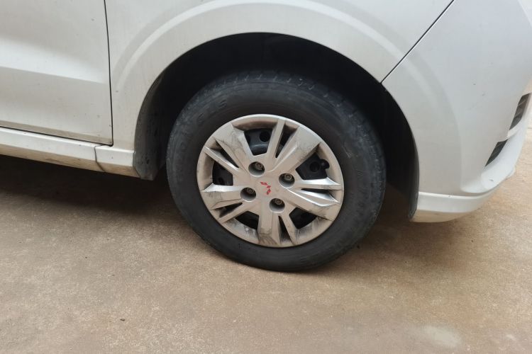 五菱汽车 五菱宏光 2019款 1.5L S基本型国VI LAR车身外观6007