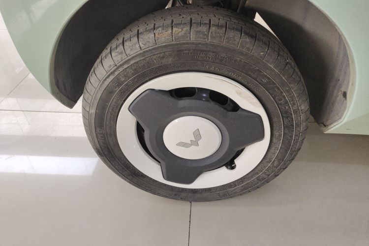 五菱汽车 宏光MINIEV 2021款 马卡龙时尚款 磷酸铁锂车身外观6008