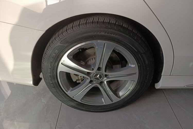 奔驰C级 2019款 C 260 L 运动版车身外观6008