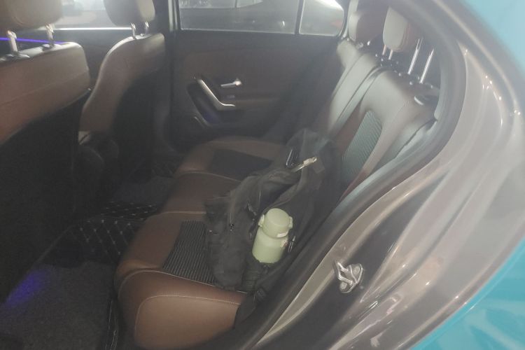 奔驰A级(进口) 2021款 A 200 时尚型中控内饰7004