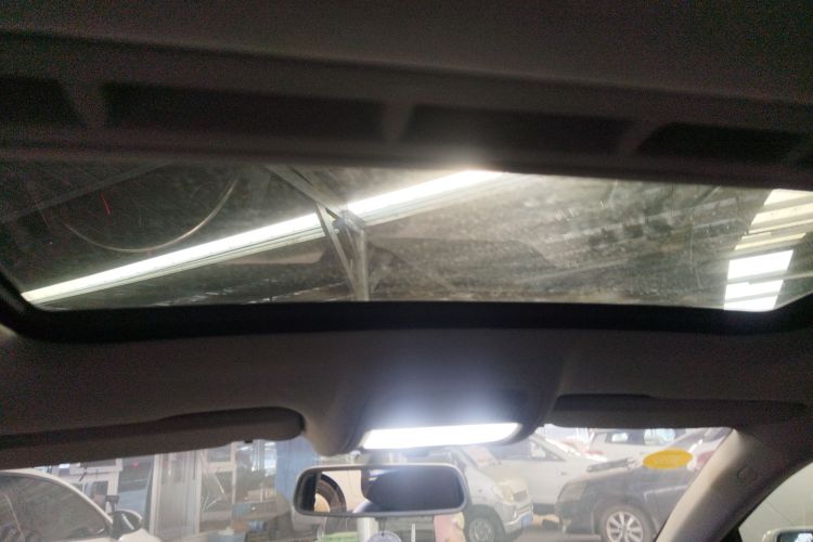 奥迪A4L 2013款 35 TFSI 自动标准型中控内饰22