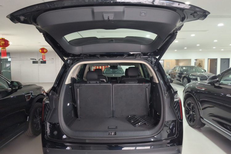 红旗HS7 PHEV 2024款 2.0T PHEV 四驱旗畅版 6座机舱底盘23